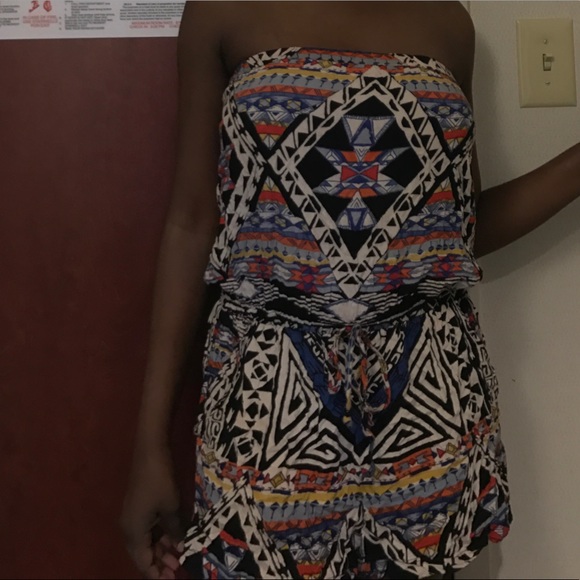 Tribal print romper size small - Picture 2 of 4